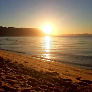 Pe Na Areia, Casa Na De Frente O Mar Florianópolis